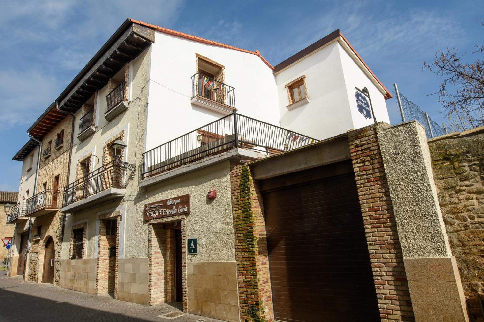 Albergue Estrella Guia Puente La Reina Ngoại thất bức ảnh